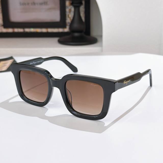 Salvatore Ferragam* Model: Sf1021 Size: 48 ports 23-145 Ddd