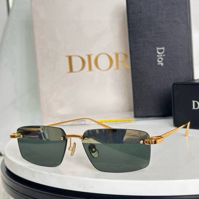 Original Dio* arrived. Model: Dior S4U Ddd. Size: 59-pin 14-135 Ddd