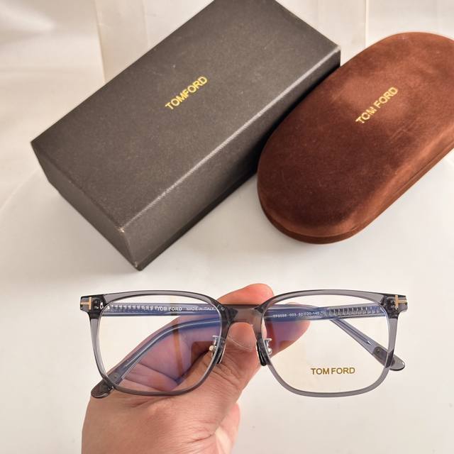 Tom For*Model: Tf5558Size: 52 ports 20-145 Ddd