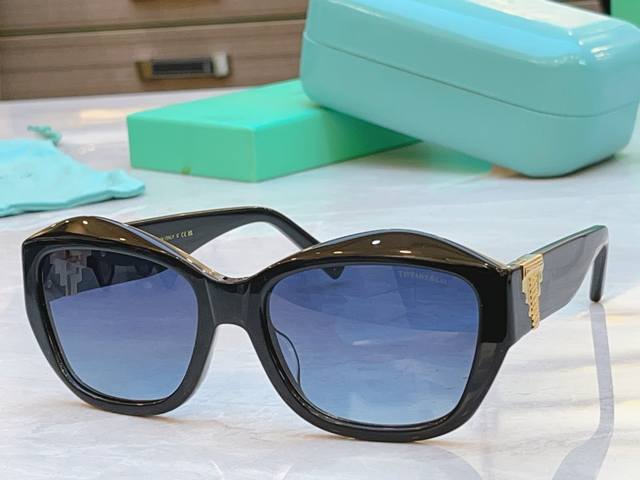 Tiffany & Co. new sunglasses, Mod: TF4233U, Size: 58 (19-135mm) Ddd
