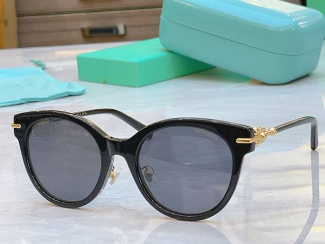 New Tiffany & Co. sunglasses, Mod: TF4223, Size: 54 (21-140 mm) Ddd