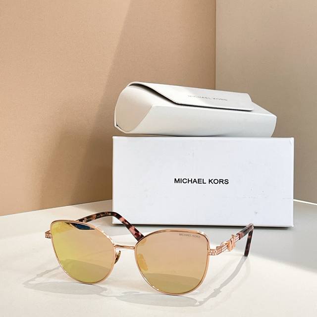 Michael Korsmodel: Mk 1144Bsize: 57 mouth 18-140 Ddd