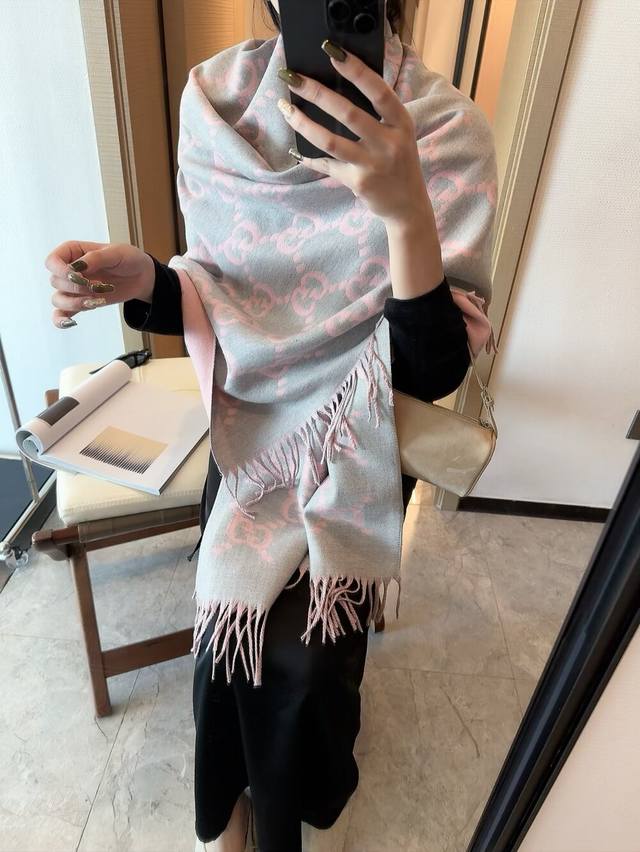 Gucci classic cashmere scarf - a real gem! Get it now! A batch of genuine export