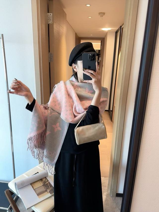 Exclusive Top-Tier LV Louis Vuitton Premium Quality - This is a piece everyone h