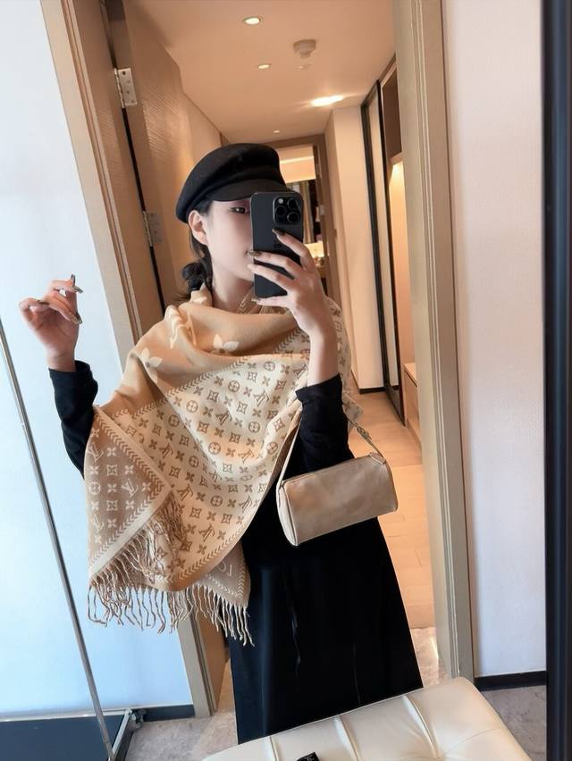 Exclusive Top-Tier LV Louis Vuitton Premium Quality - This is a piece everyone h