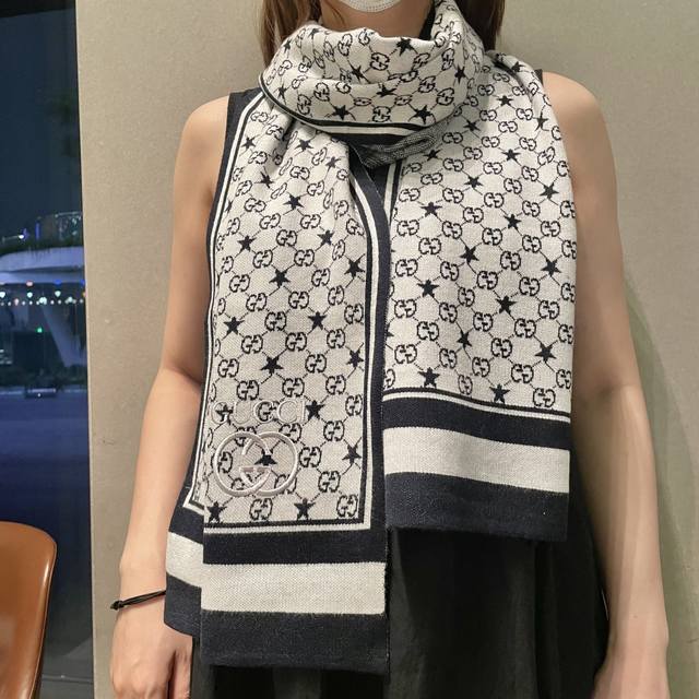 Hot Selling Item: Exclusive GG Knitted Bee Scarf - High-Quality Knitted Patchwor