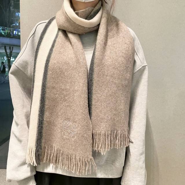 Loewe's new cashmere knitted long scarf is absolutely gorgeous! [crying emoji] A