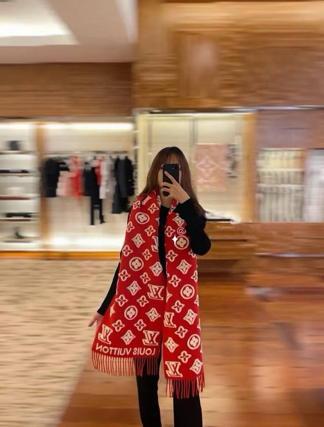 3D embossed finish, newest item, same as those in boutiques, 3D embossed logo, s