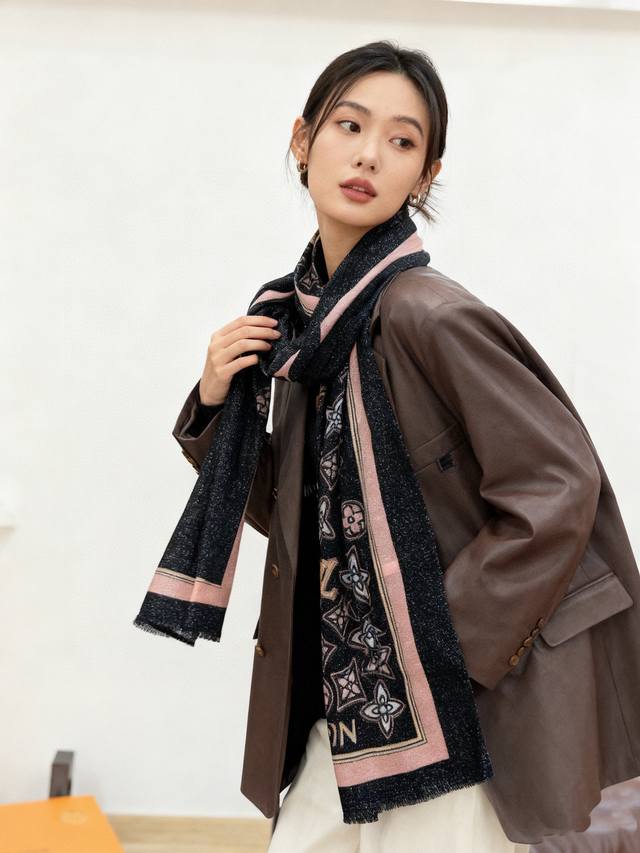 A luminous and sparkling scarf from the And Away series, paying homage to Louis