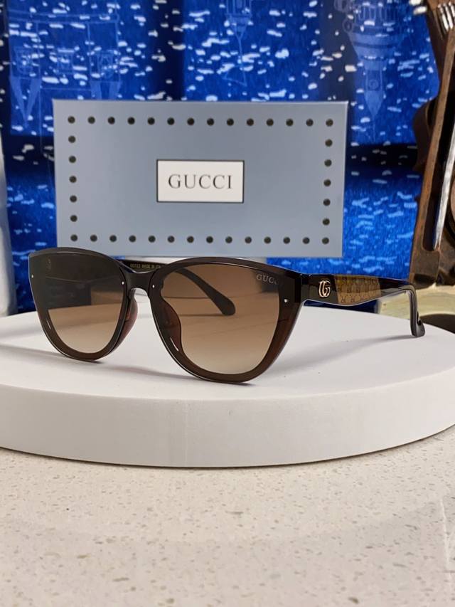 Gucci 2025 New Cat-Eye Frame Sunglasses Women's Popular Style Sunshade Sunglasse