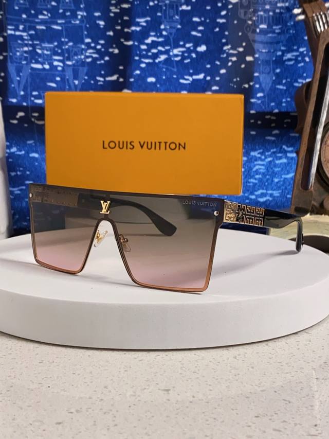 Louis Vuitton 2025 New Style Individual One-Piece Large Frame Sunglasses Women's