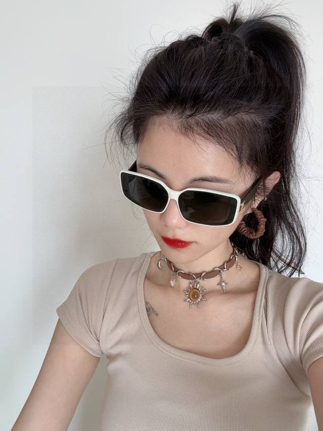 New Chanel sunglasses, interpreting the latest eyewear for spring/summer with un