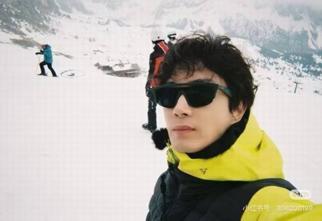 Burberr*Model: Be4460-U Size: 145 Ddd