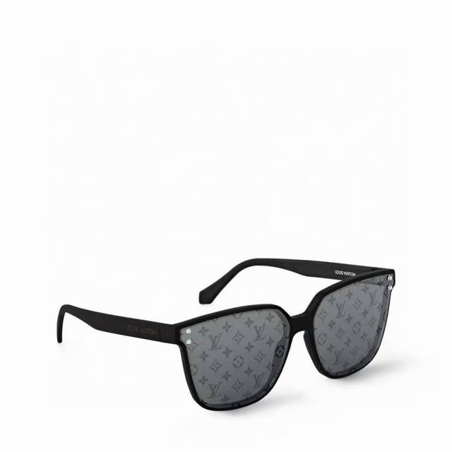 Louis Vuitto *Model: Z2975W Size: 63cm x 17-145cm Ddd