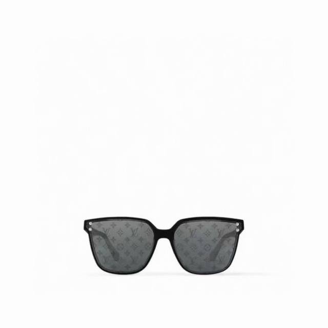 Louis Vuitto *Model: Z2975W Size: 63cm x 17-145cm Ddd