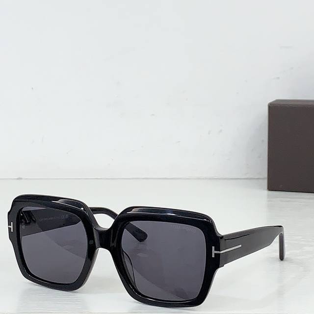 Tom For* Model: Ft1082 Size: 61 ports 12-145 Ddd