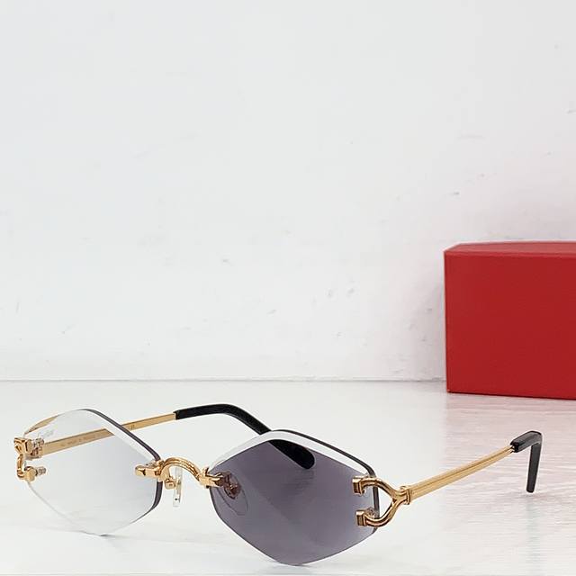 Sun-Changing Cartie* Model: Ct0769S Size: 142 Ddd