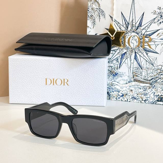 Dio*Model: Christian Dior Label S1Isize: 54 ports 19-145 Ddd