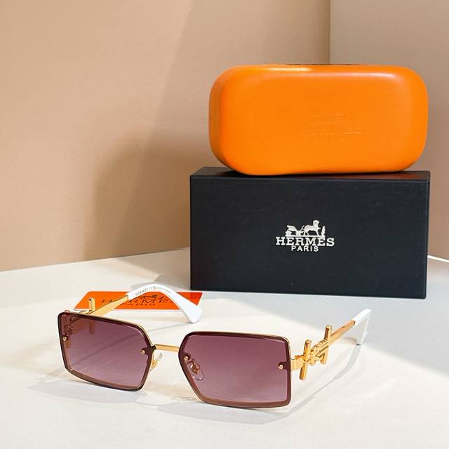 Herme* Model: 9716 Size: 60cm x 16-145cm Ddd