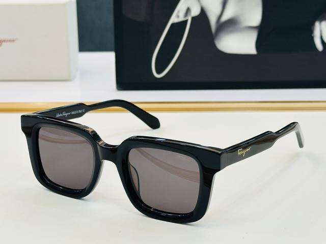 Fila's brand new design SF1021 Size: 48 (23-145) Relaxed style, each pair is met