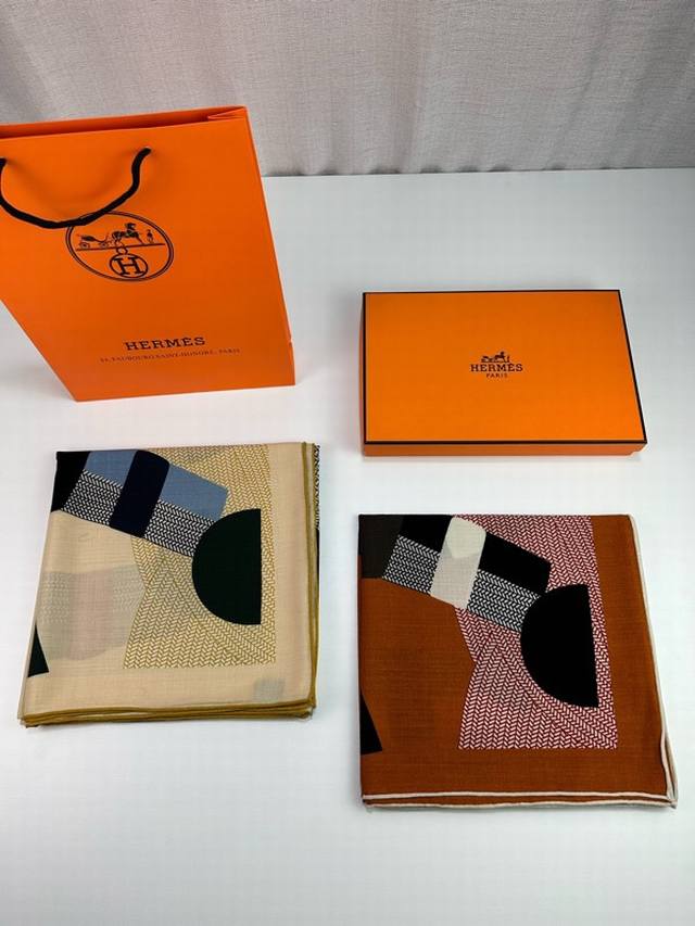 Special Approval: H's 25th Anniversary Spring/Summer 135cm Velvet Scarf is curre