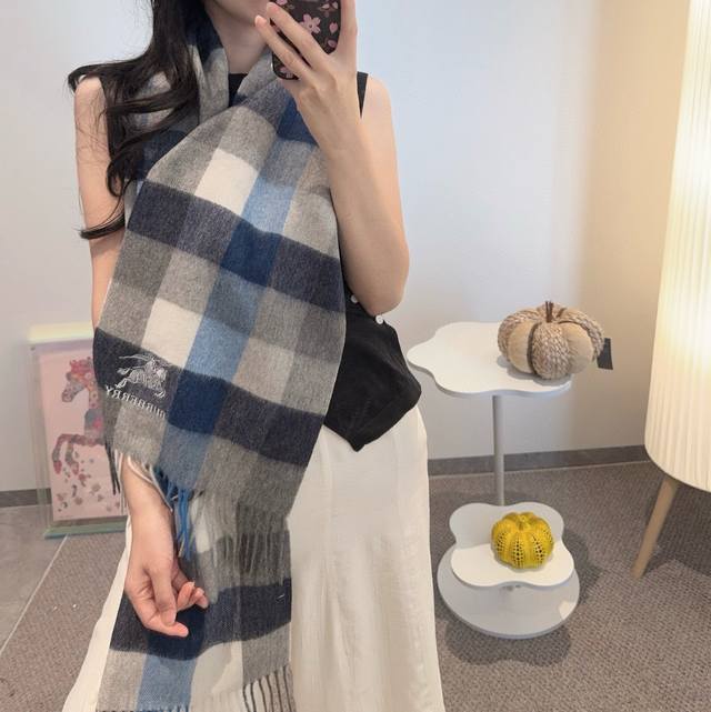 First come, first served! Burberry's latest hot item is here! Top-quality double