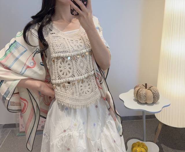 A Poetic Retrospective of Equestrian Tack 140 Reversible Shawl Designer: Florenc