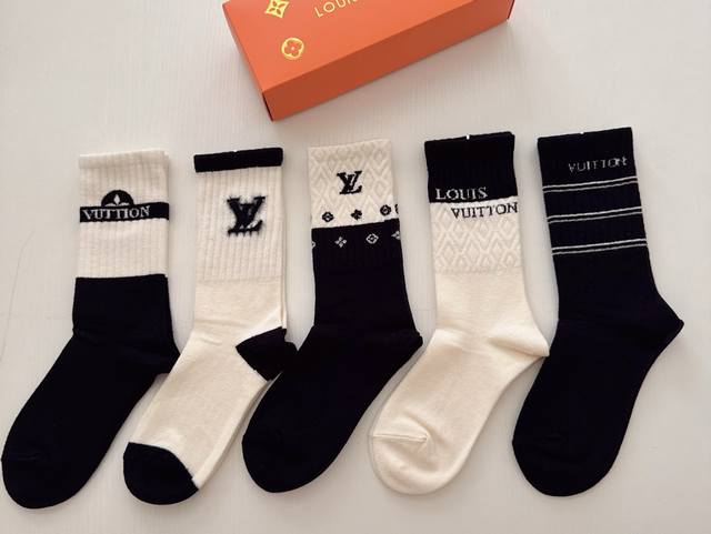 New Louis Vuitton women's cashmere knee-high socks, five pairs per box, jacquard