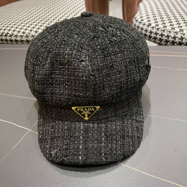 Prada's new early autumn beret is now available! A high-end designer style that'