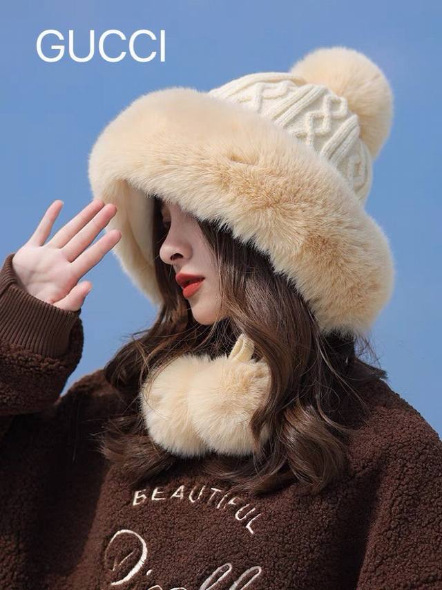 Gucci Winter Lei Feng Hat for Women, Korean Style, Trendy, Versatile, Cute Pom-P