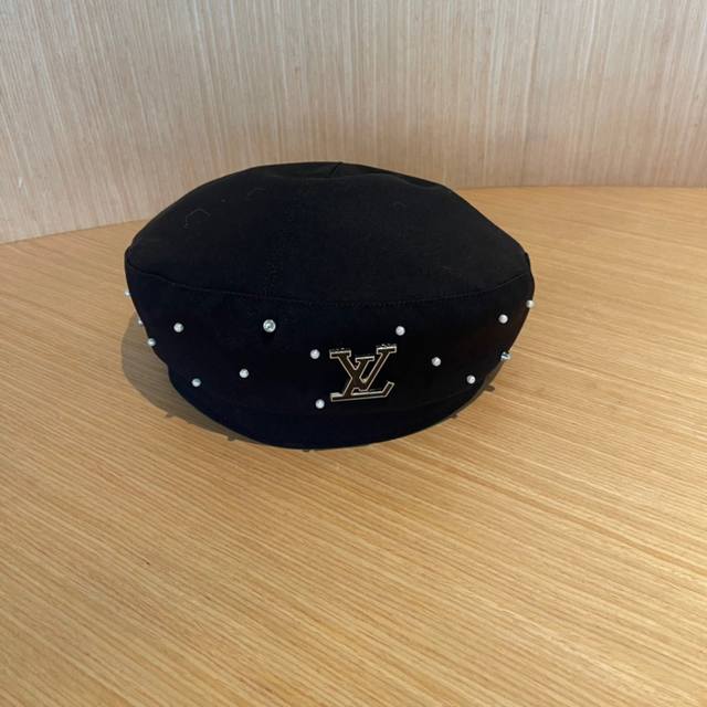 Louis Vuitton LV New Women's Beret Autumn/Winter Face-Slimming Pumpkin Hat, Vers