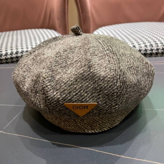 Dior, a niche American design brand, versatile painter's hat and beret for women