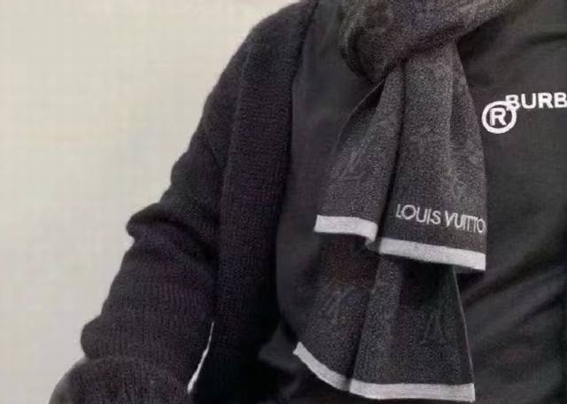 Lv Louise New Knitted Scarf Ddd