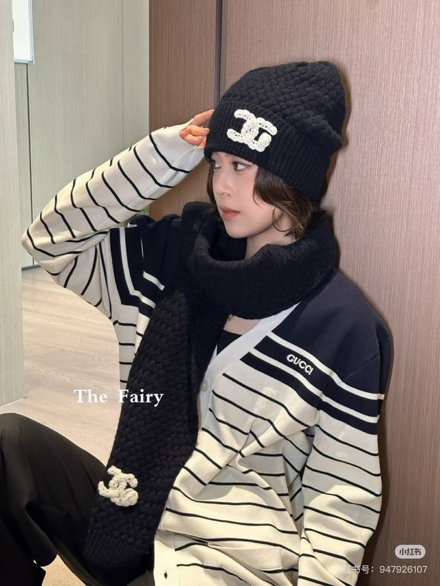Chanel 2025 official new scarf and hat set, 100% cashmere, warm and cozy, super