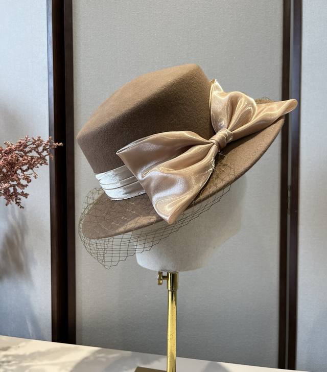 Chanel wool flat cap, mesh hat, 100% wool fabric, head circumference 57cm.