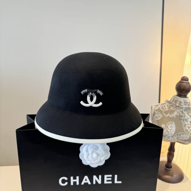 Chanel bucket hat, 100% wool fabric, head circumference 57cm.
