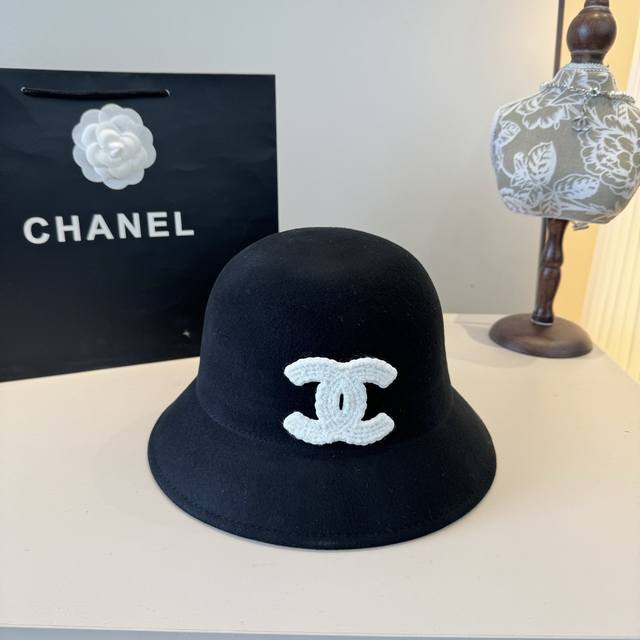 Chanel bucket hat, 100% wool fabric, head circumference 57cm.