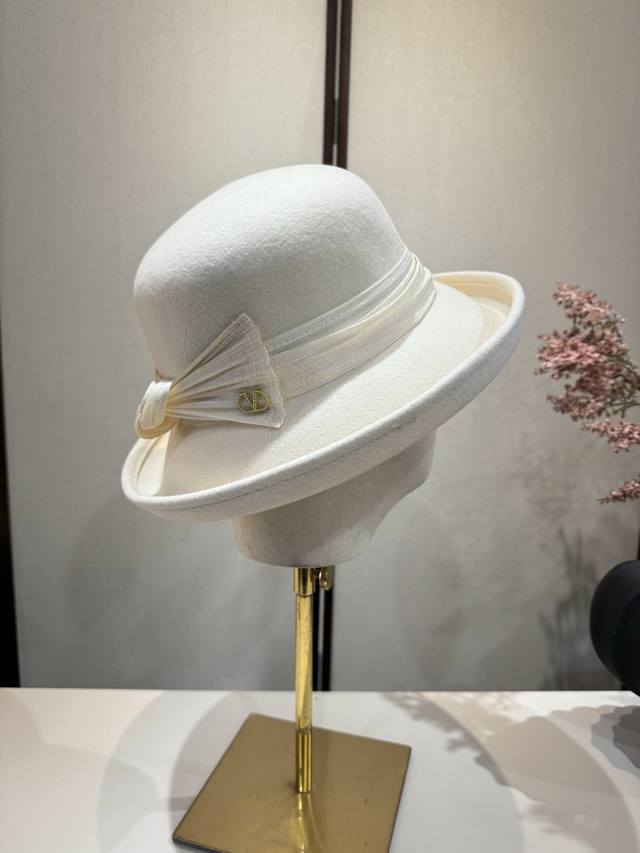 White Valentino New Autumn/Winter Wool Bucket Hat, 100% Wool Fabric, Head Circum