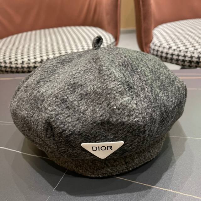 Dior, a niche American design brand, versatile painter's hat and beret for women