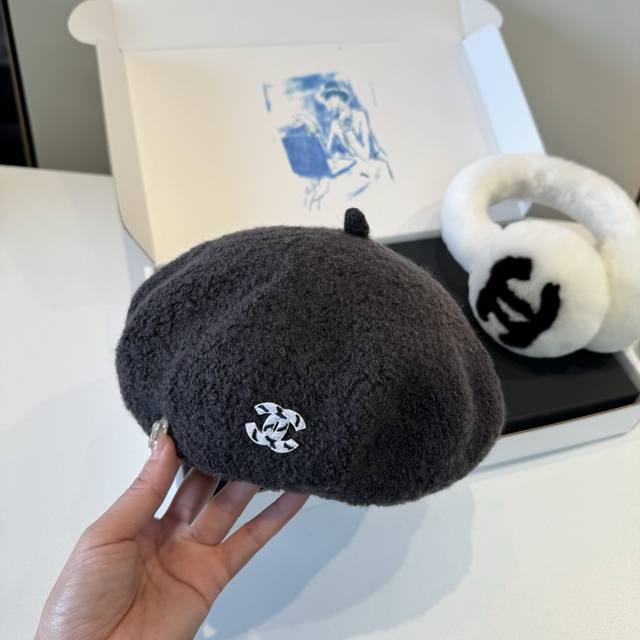 Chanel new cashmere beret, head circumference 57cm Ddd