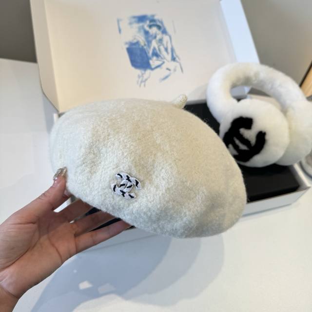 Chanel new cashmere beret, head circumference 57cm Ddd