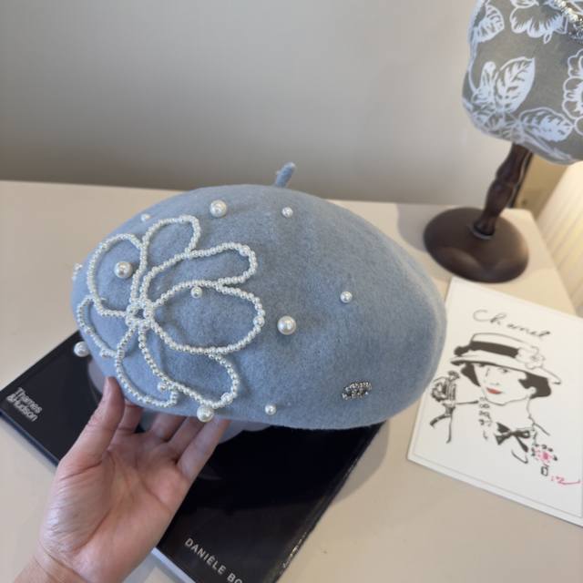 Chanel new wool beret, 100% wool fabric, head circumference 57cm.