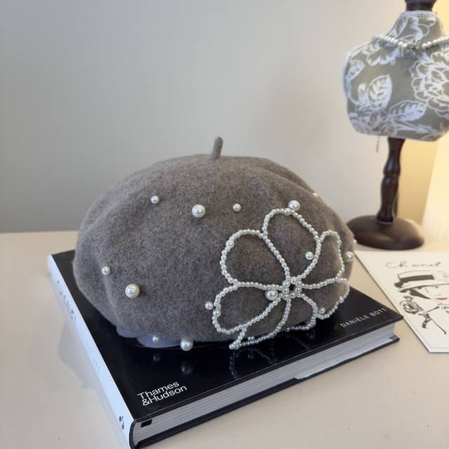 Chanel new wool beret, 100% wool fabric, head circumference 57cm.