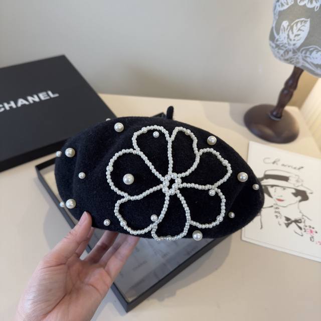 Chanel new wool beret, 100% wool fabric, head circumference 57cm.