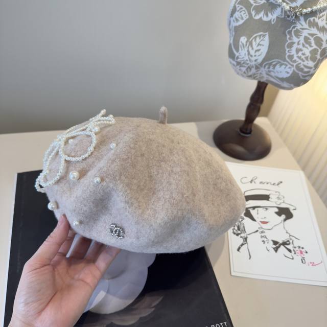 Chanel new wool beret, 100% wool fabric, head circumference 57cm.