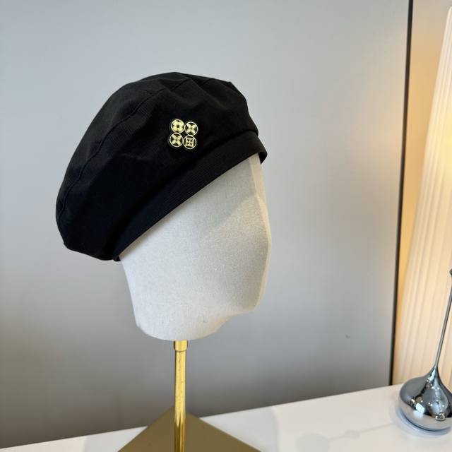 Louis Vuitton new beret, head circumference 57cm, Ddd