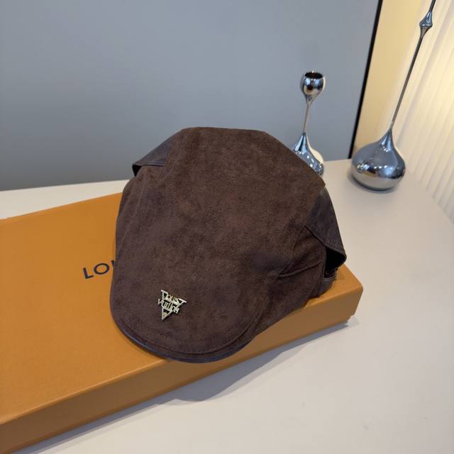 Louis Vuitton new baseball cap with front lip, head circumference 58cm Ddd