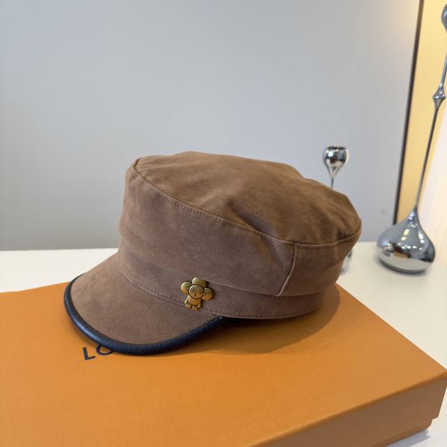 Louis Vuitton new baseball cap/military cap, head circumference 57cm Ddd