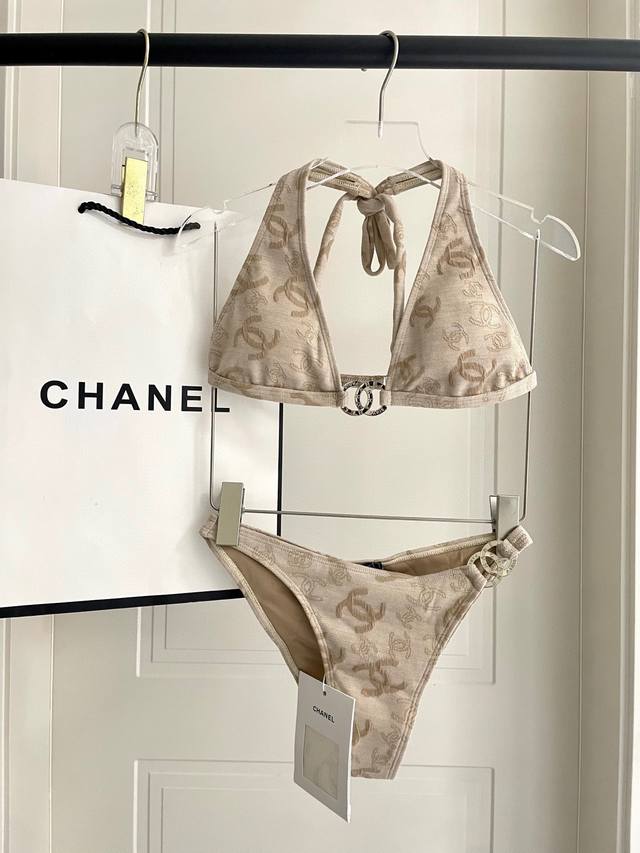 Chanel's new jacquard two-piece swimsuit is suitable for various occasions. It c