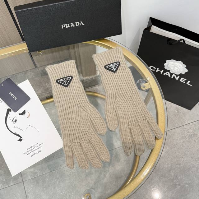 Popular Prada Fall/Winter Wool Knit Gloves (Packaging Included) - Solid Color Se